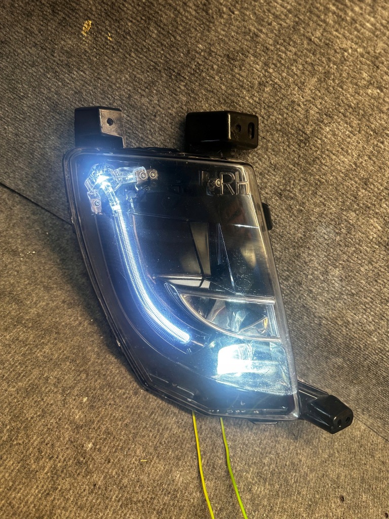 Купити Tesla model s протитуманна фара led правий 6005916-01-e