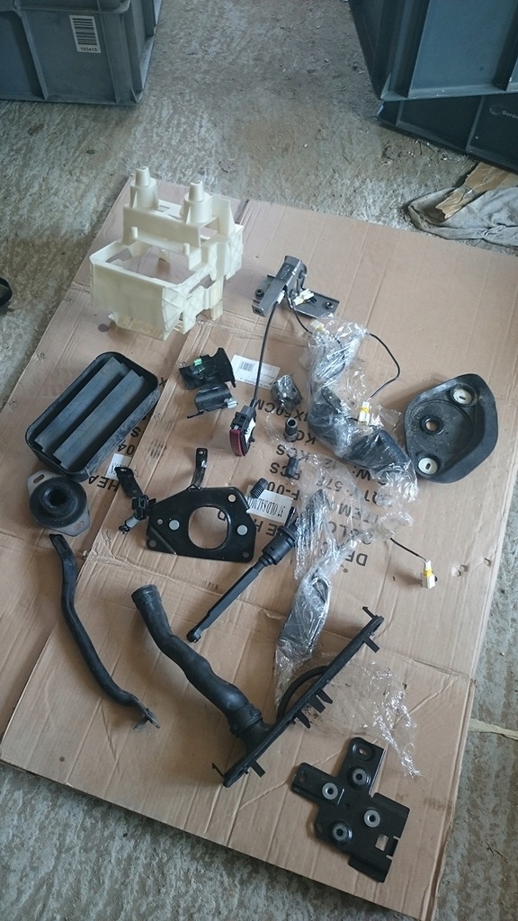 фото №1, Peugeot rcz кронштейн кронштейн трос гумка труба waz