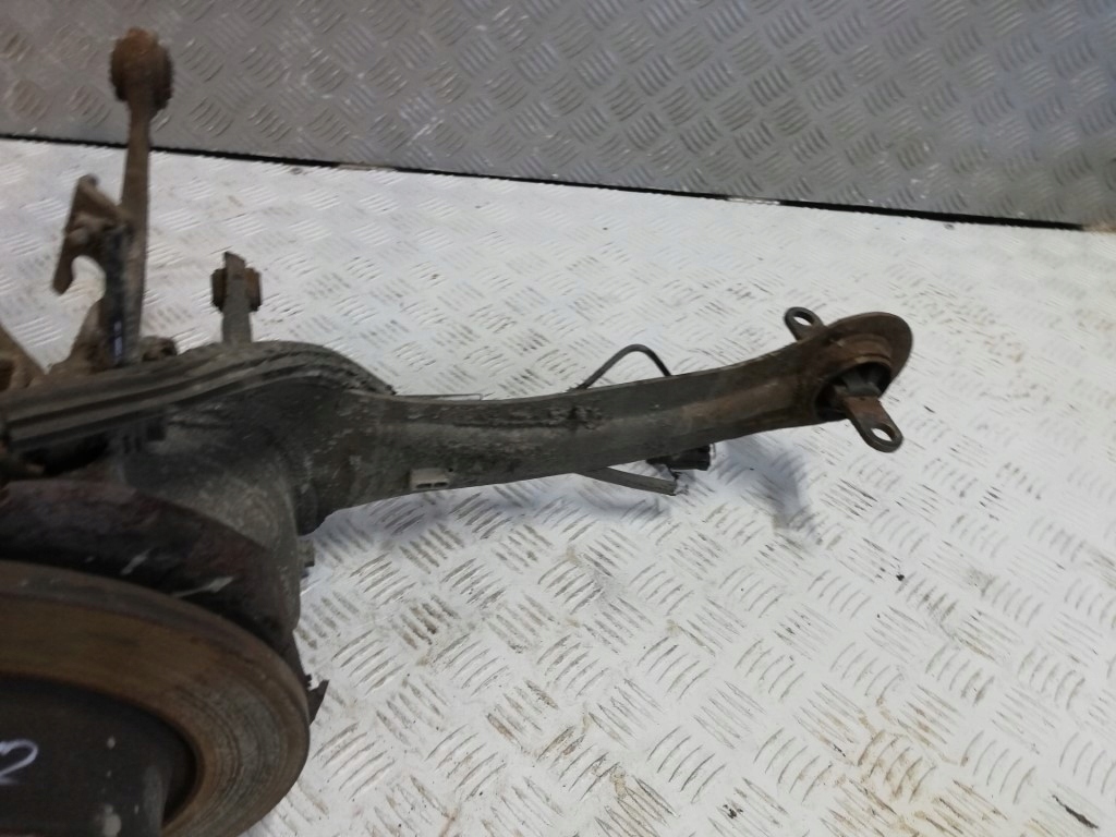 фото №7, Ford grand c-max mk2 поворотний кулак ступиця задня права