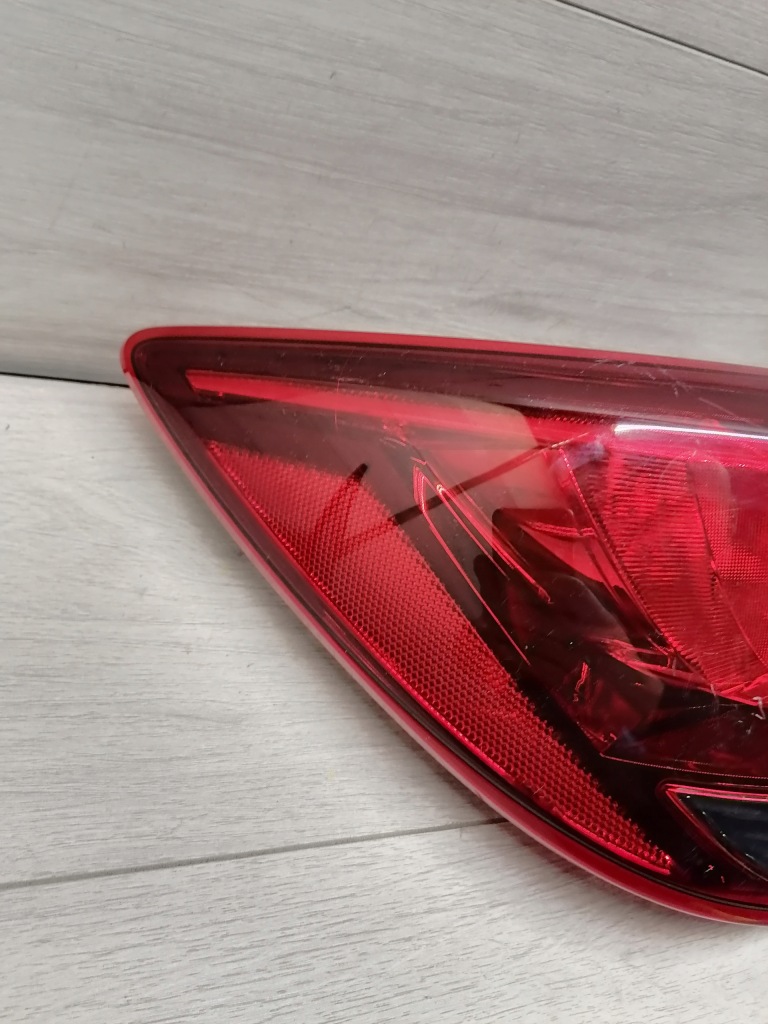 фото №4, Mazda 2 лампа левый задняя - db5j-51160