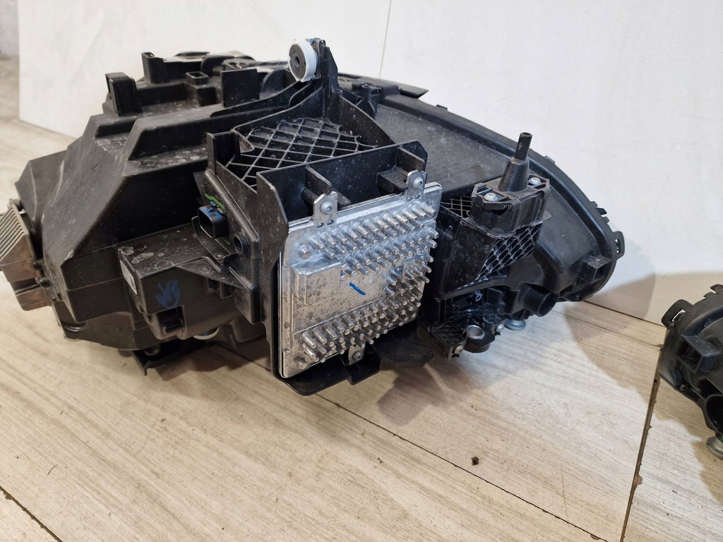 фото №10, Лампа led bmw 2 g42 gold 5a320f3 5a320f4