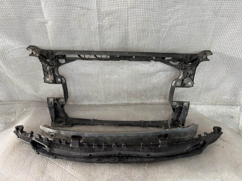 фото №1, Audi a4 b9 pas передний усилитель