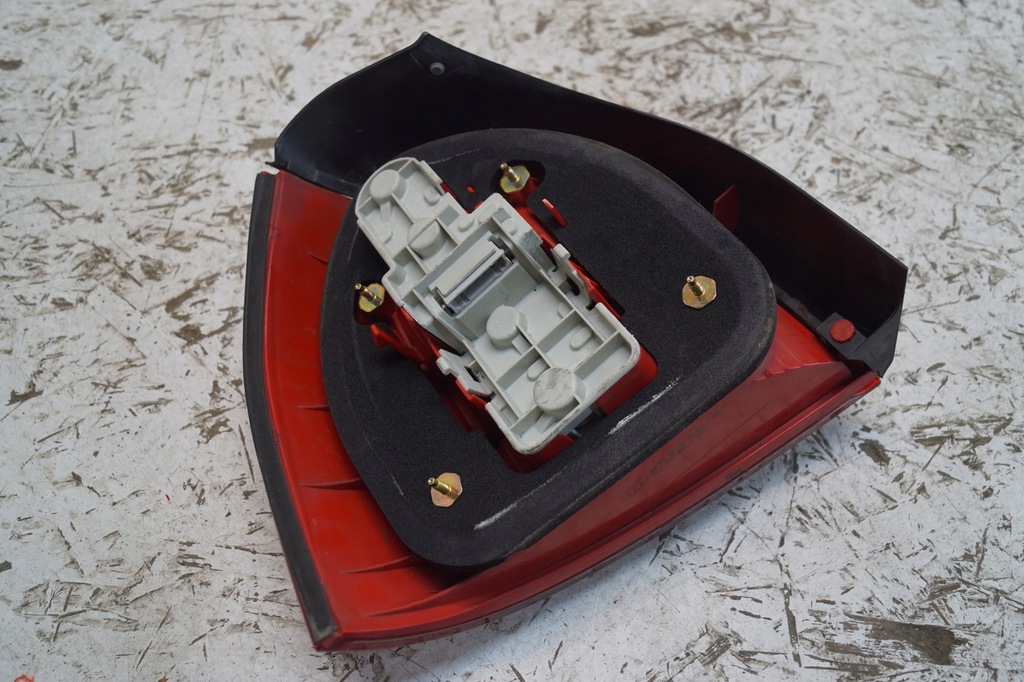 фото №9, Audi a3 8l lift лампа права задня