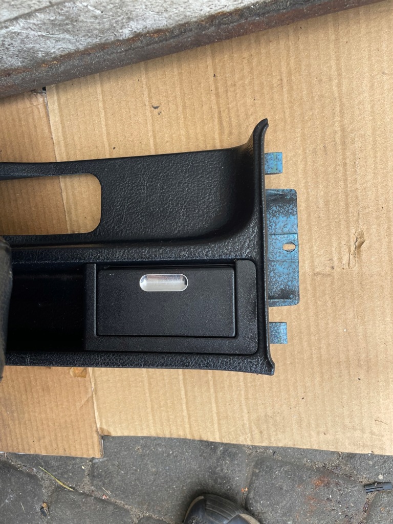 фото №4, Подлокотник bmw 3 e36 cabrio кожа czarna