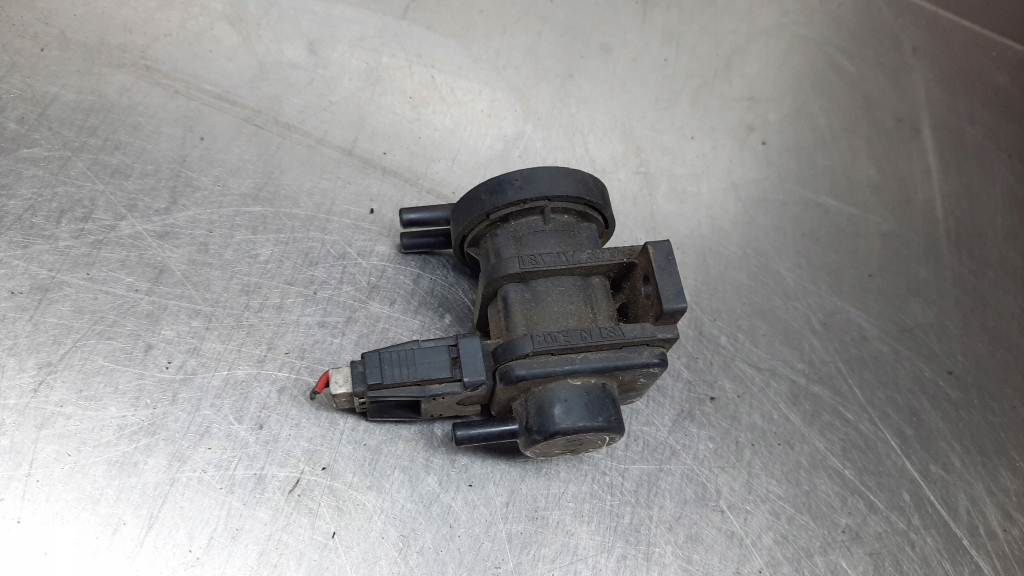 фото №1, Клапан вакуумa volvo v40 s40 i 7700874764