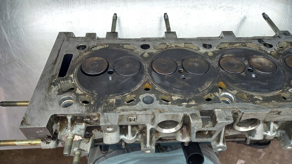 фото №9, Головка двигателя peugeot 206 2.0 hdi 9634963010