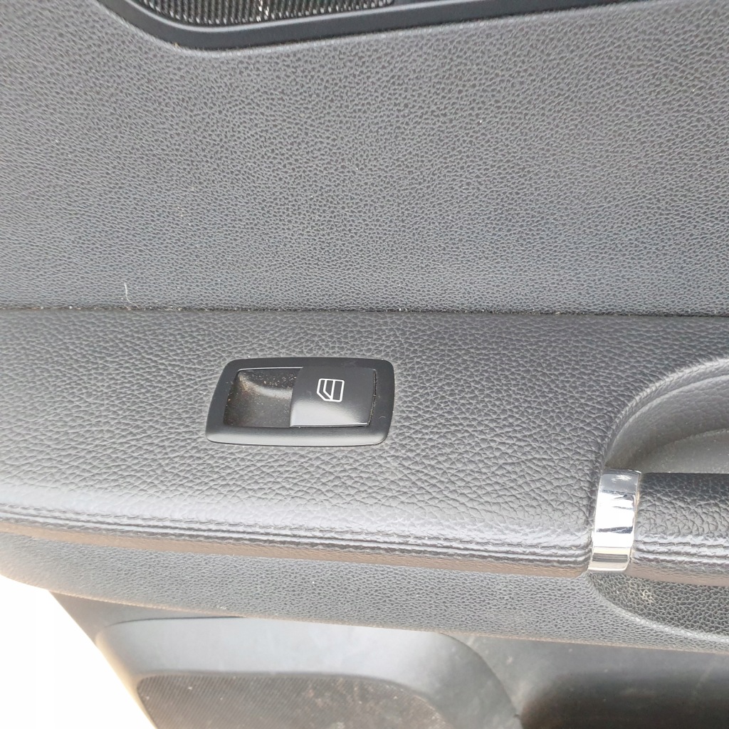 фото №8, Обшивка обивка дверь правый задняя mercedes r w251 long оригинальный номер eu