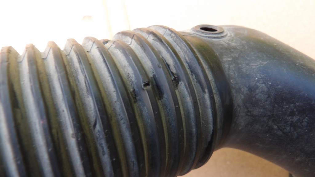 фото №4, Audi a6 c4 2.6 v6 труба воздухозаборник воздуха