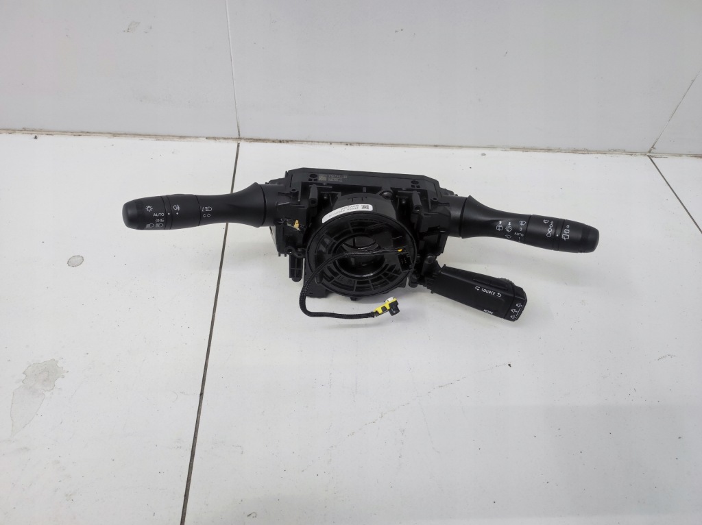 фото №1, Лента шлейф датчик kąta переключатель комбинированный renault clio 5 v lift