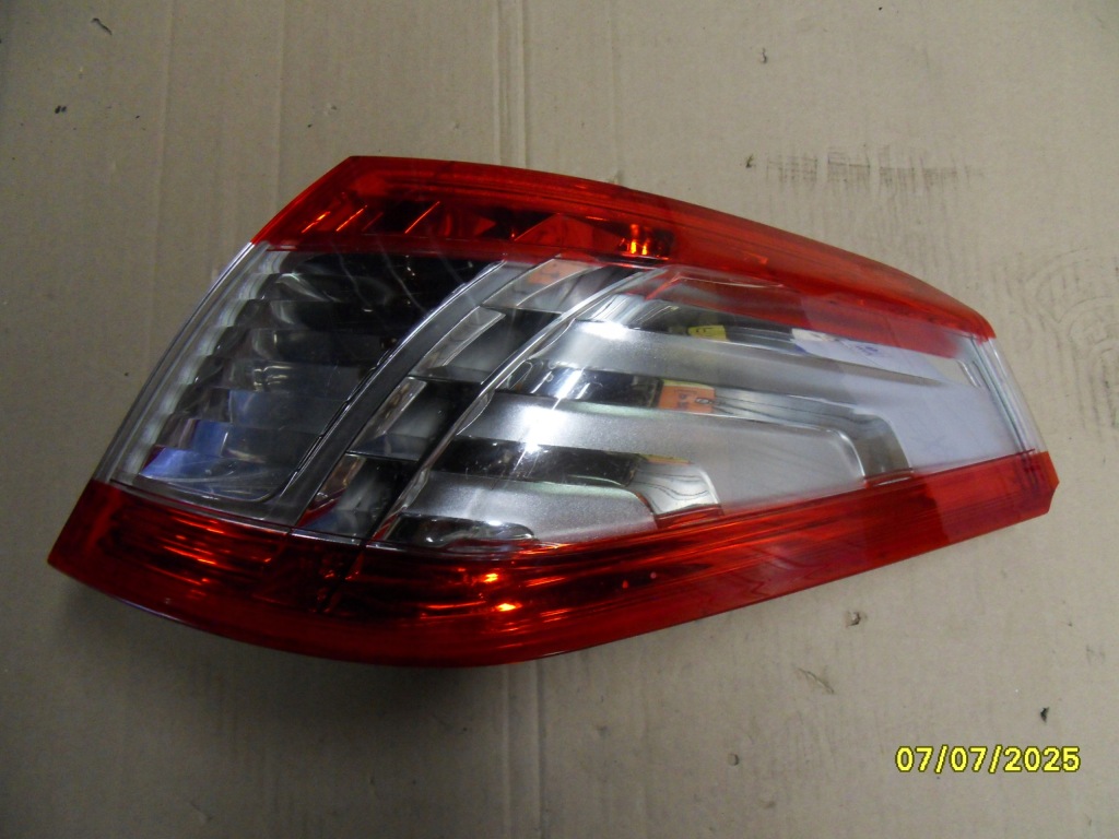 фото №1, Лампа правая задняя задняя 9686779680 peugeot 508 sw i