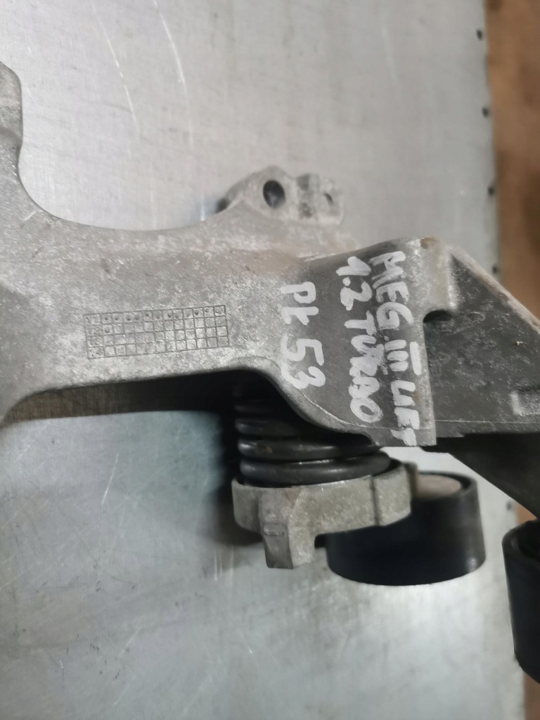 Кронштейн генератора renault megane 3 1.2 tce 117106063r Оригінал
