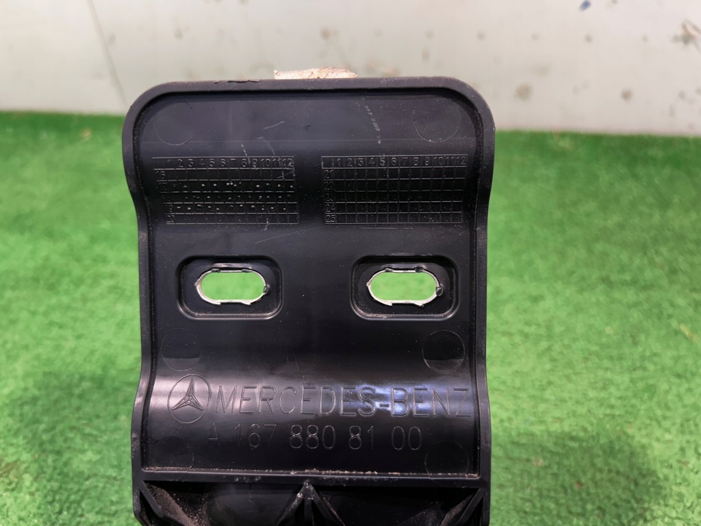 Mercedes gle w167 напрямна кронштейн бампера задній задній середній a1678808100 Київ