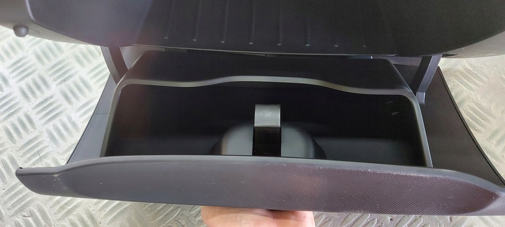 фото №9, Бардачок панелі пасажира renault twingo iii lift