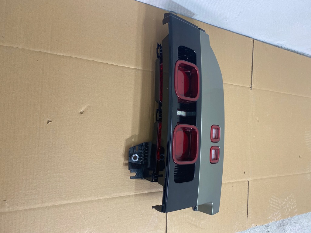 фото №3, Лампа range land rover defender d300 se правая задняя