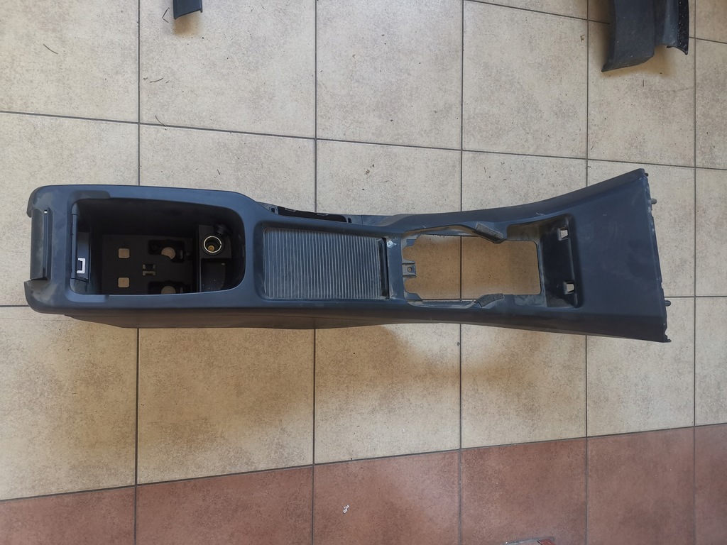 фото №1, Volvo v40 ii туннель средний шторка