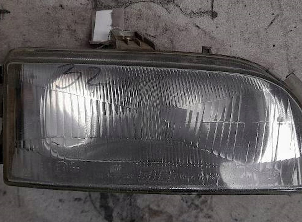 фото №1, Лампа правая передняя fiat punto 55 kat