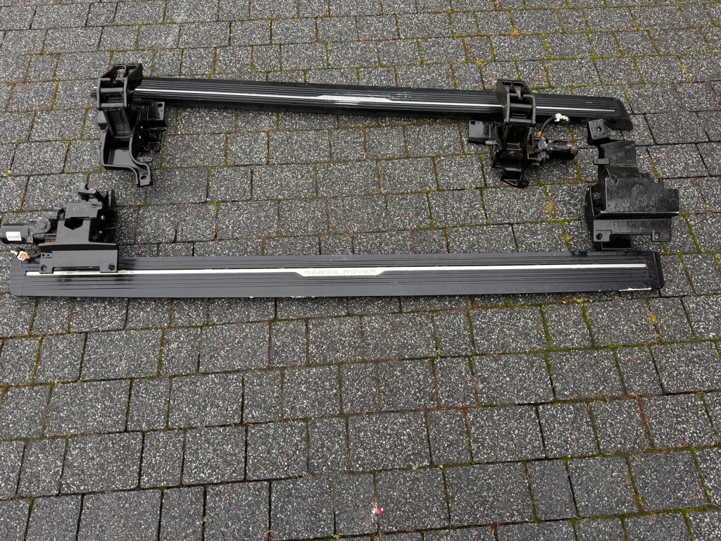 Пороги пороги электрическое  range rover vogue l405 Доставка