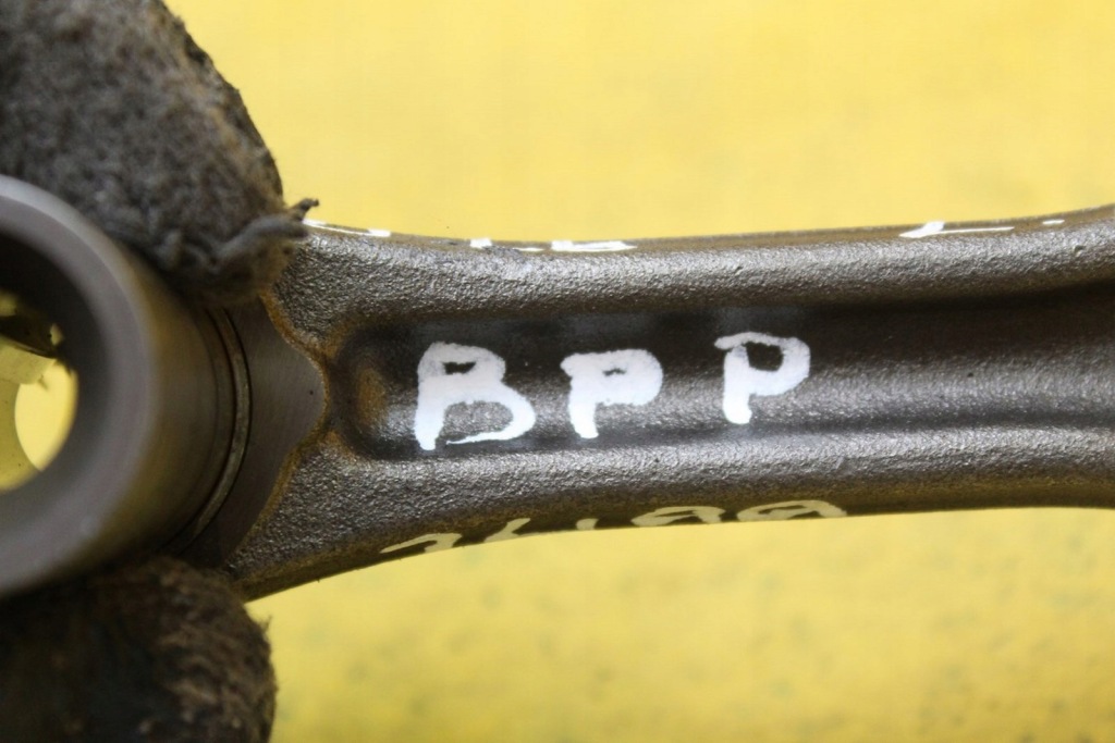 Купити Шатун шату́н 059ab a4 b7 a6 c6 2.7 tdi bpp