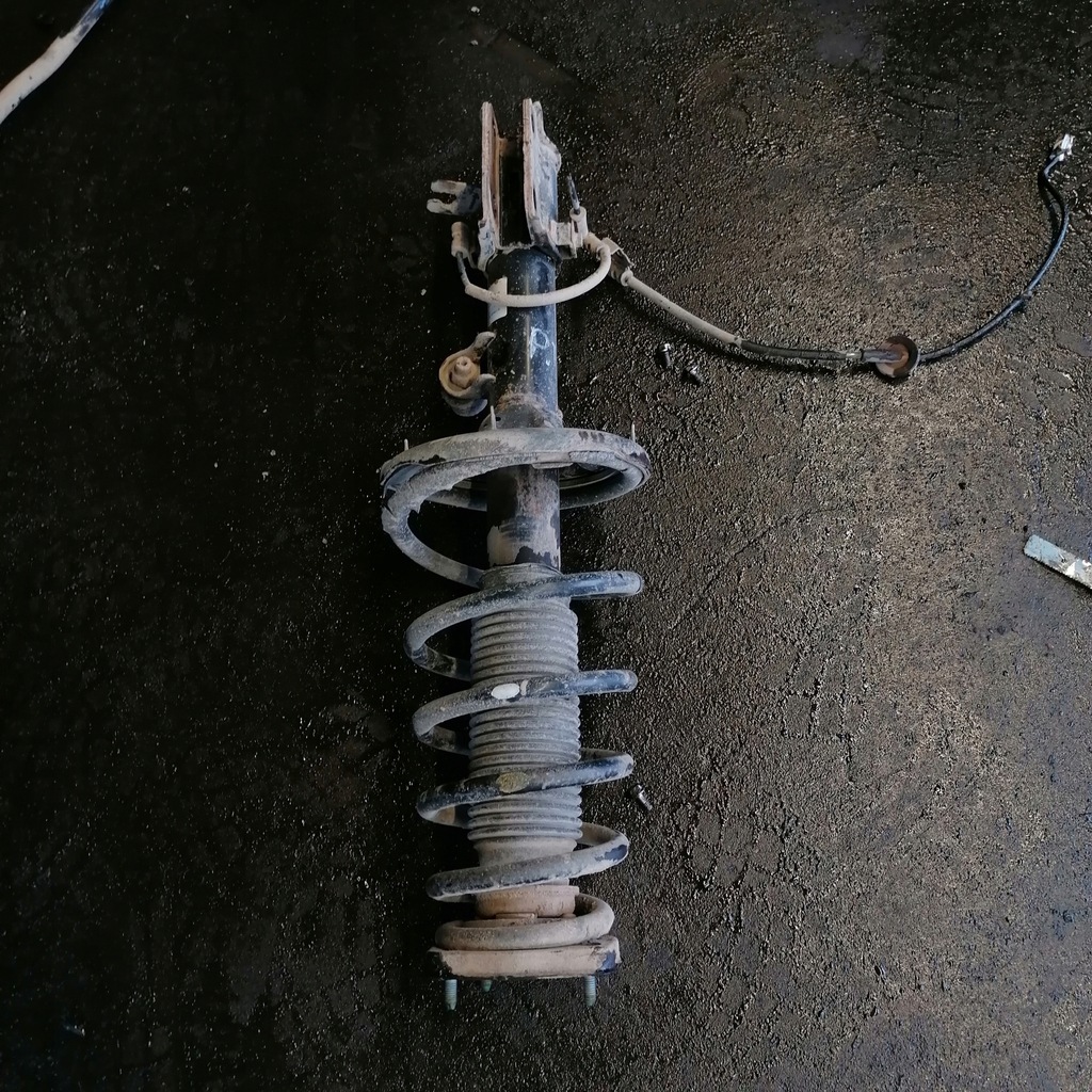 фото №1, Kia sportage ii 2.0b амортизационная стойка правый задняя