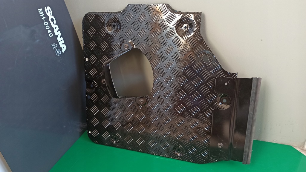 фото №1, Nowa оригинальная защита глушителя scania 2754059