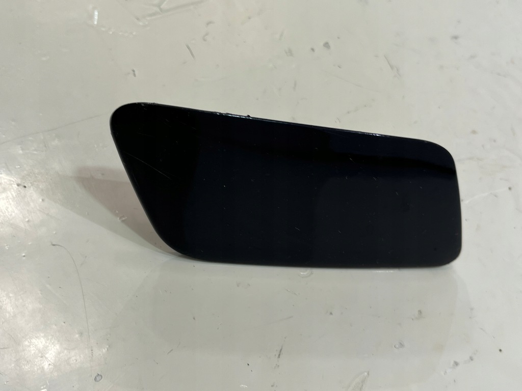 фото №1, Заглушка распылителя правая audi a3 8v