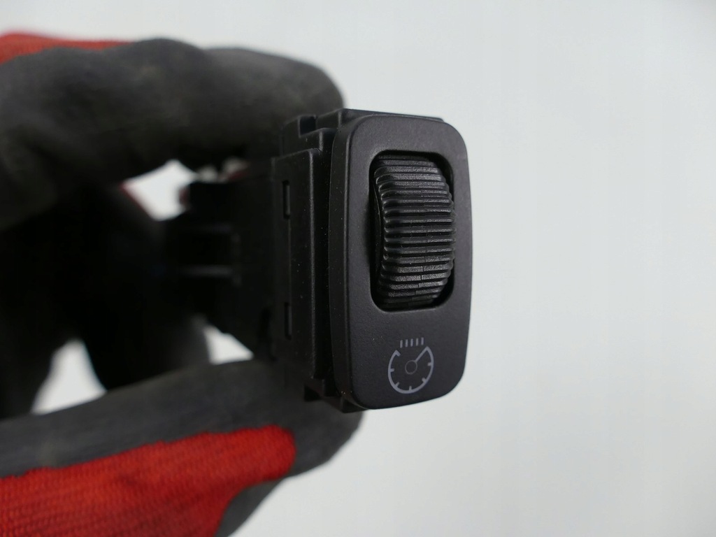 фото №1, Mitsubishi outlander i регулятор освещение