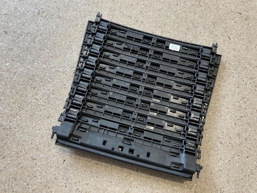 Element консолі центральної mercedes-benz gle w167 a1678107601 Ціна