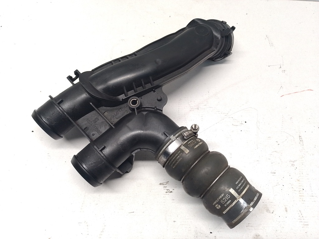 фото №1, Труба воздухозаборник воздуха peugeot 2008 1.6 blue e-hdi