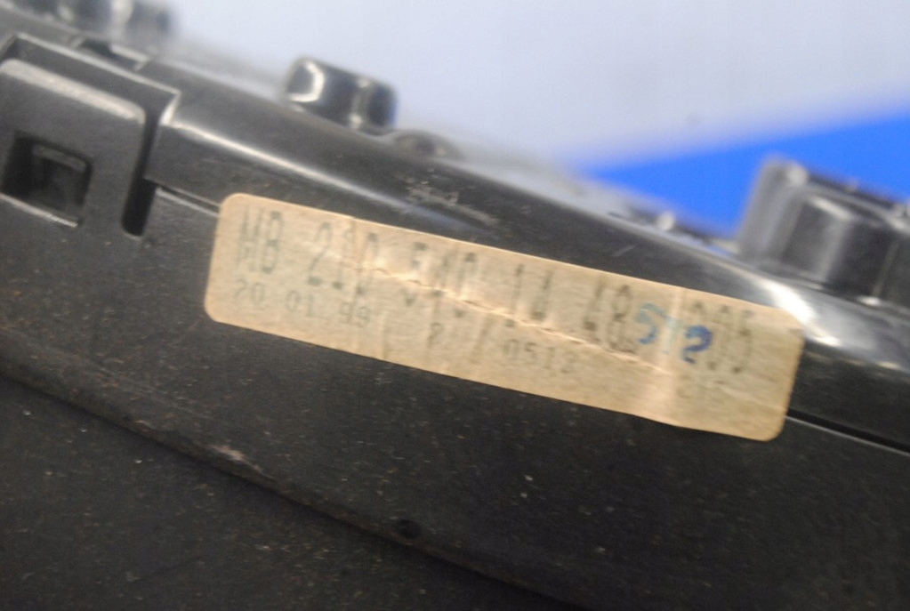 Mercedes e220 sedan счетчик 2105401448 с Разборки