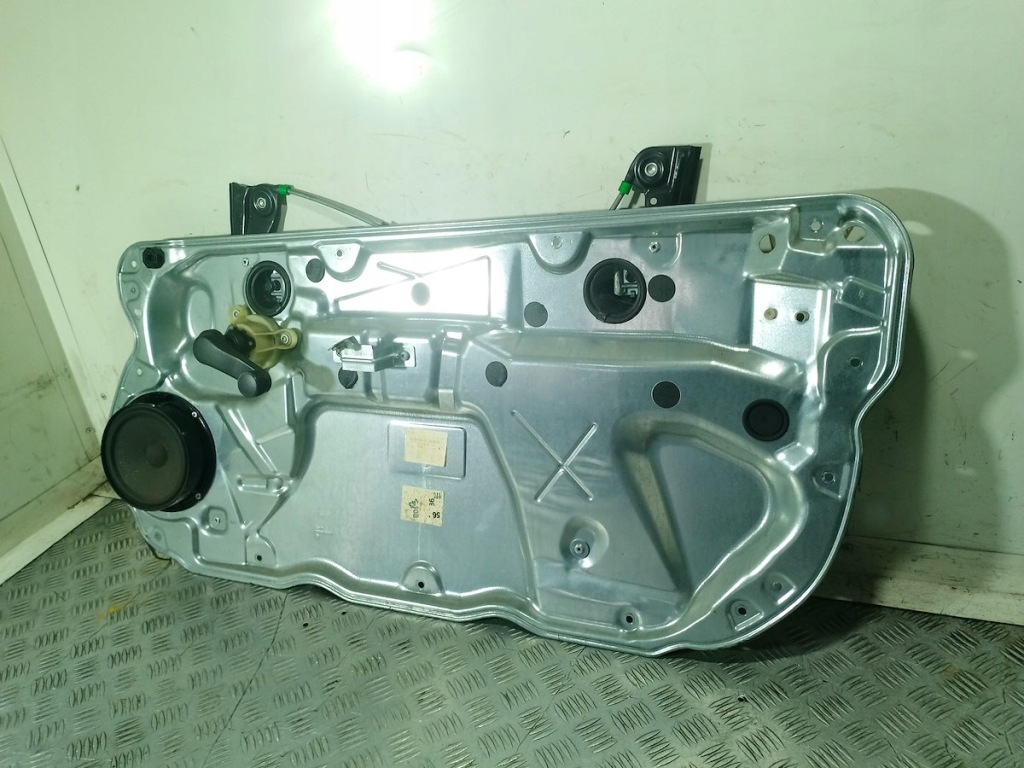 фото №6, Подъемник стекло правый перед ze рама vw polo 9n 6q3837756a