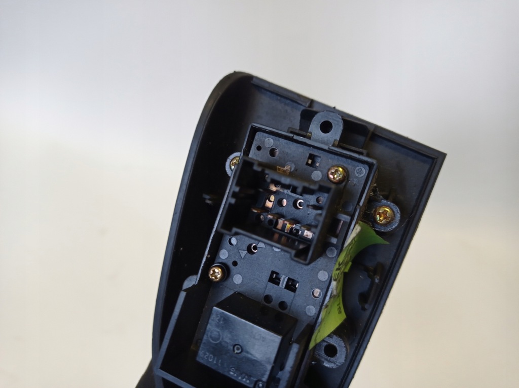 фото №9, Перемикач вікон правий задня honda accord vi 83745s1ae610