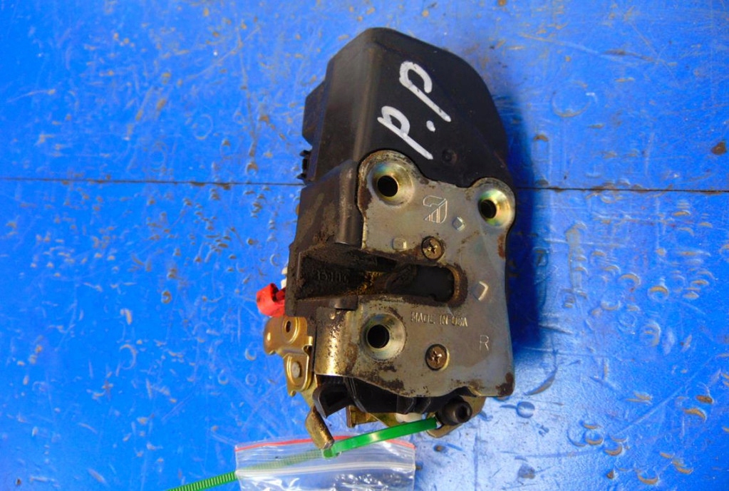 фото №1, Chrysler pt cruiser 2.2crdi замок правый перед