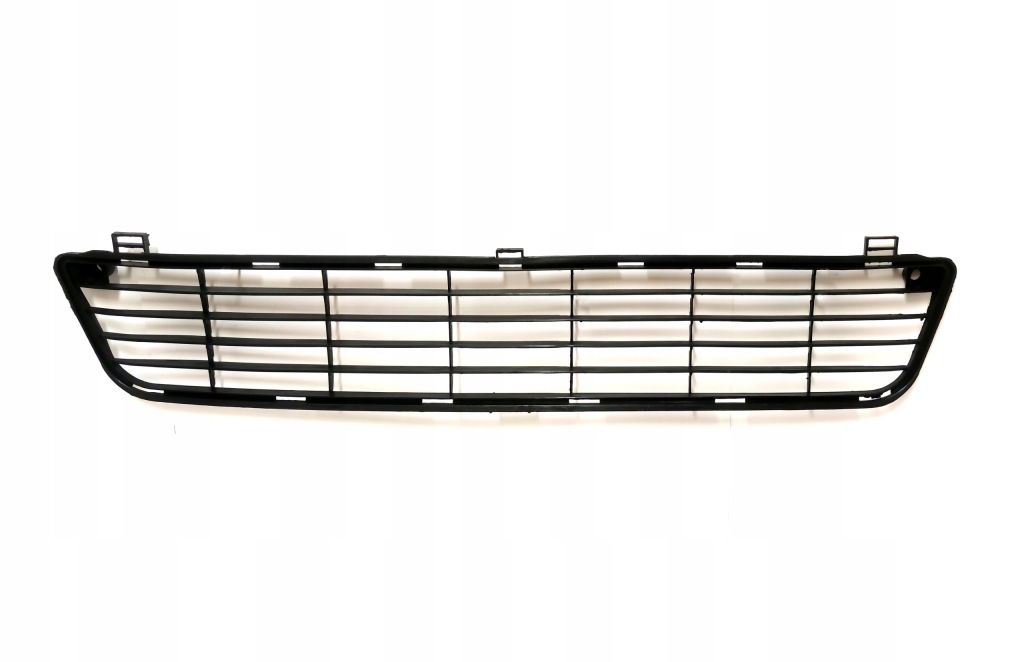 фото №1, Toyota hilux 2012- решётка радиатора czarna w бампер средняя