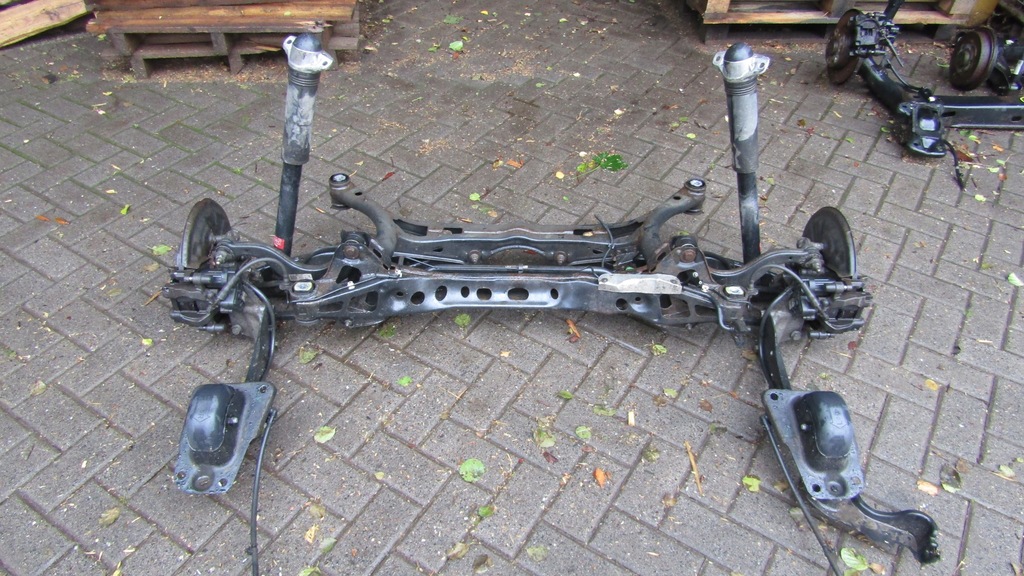 фото №1, Vw passat b8 kombi oś балка задня комплектна