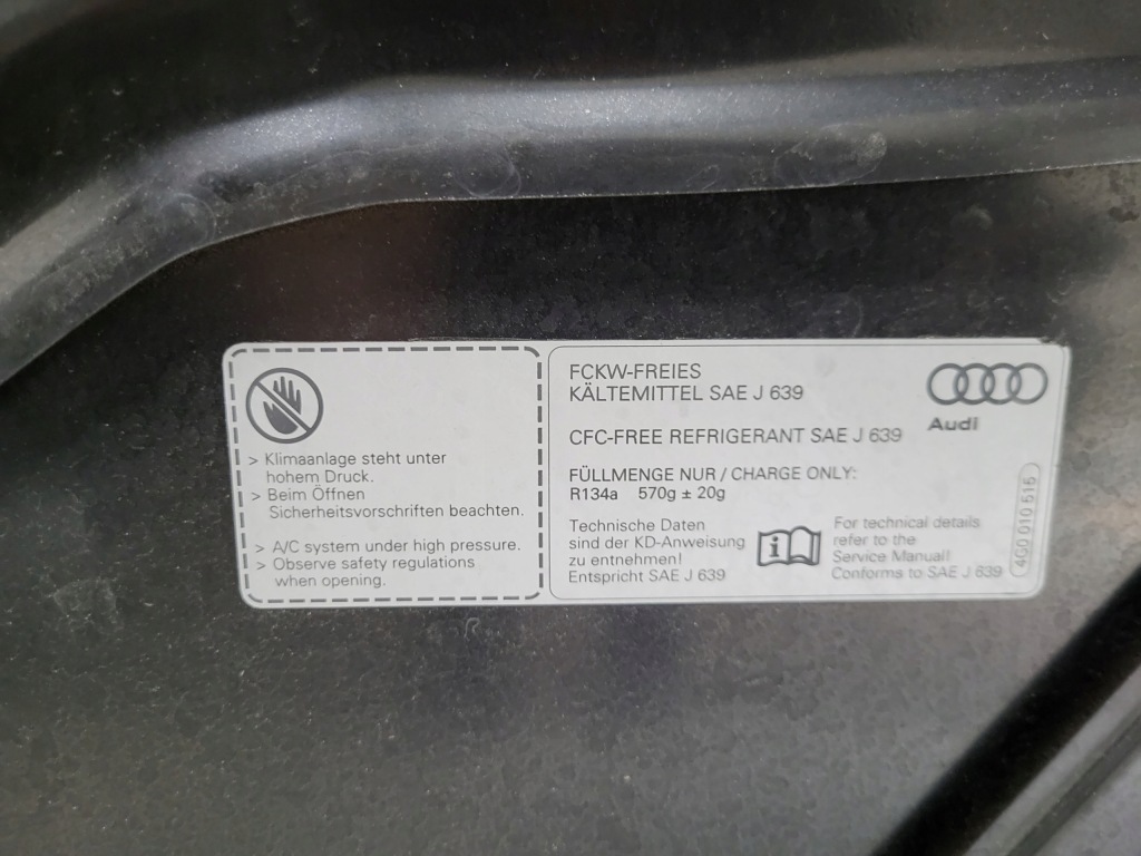 Капот кришка двигуна audi a7 4g8 Доставка