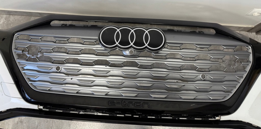 фото №10, Бампер передний audi q8 e-tron basic обычный омыватель 6xpdc решётка радиатора значок