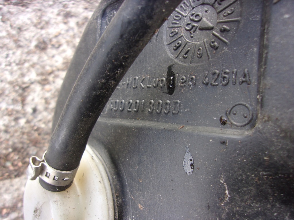 фото №3, Audi a8 d2 бензин труба заливна горловина пального