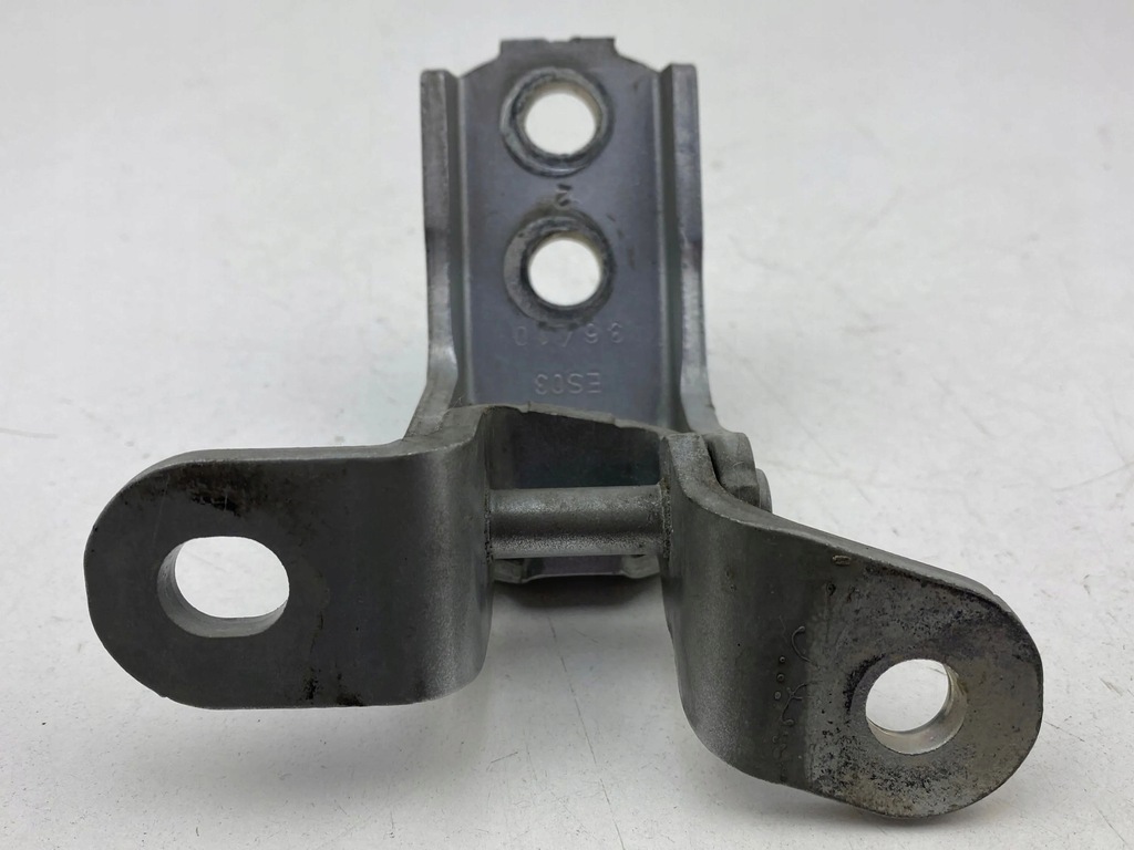 фото №7, 2010 toyota verso петля верхний дверь передних