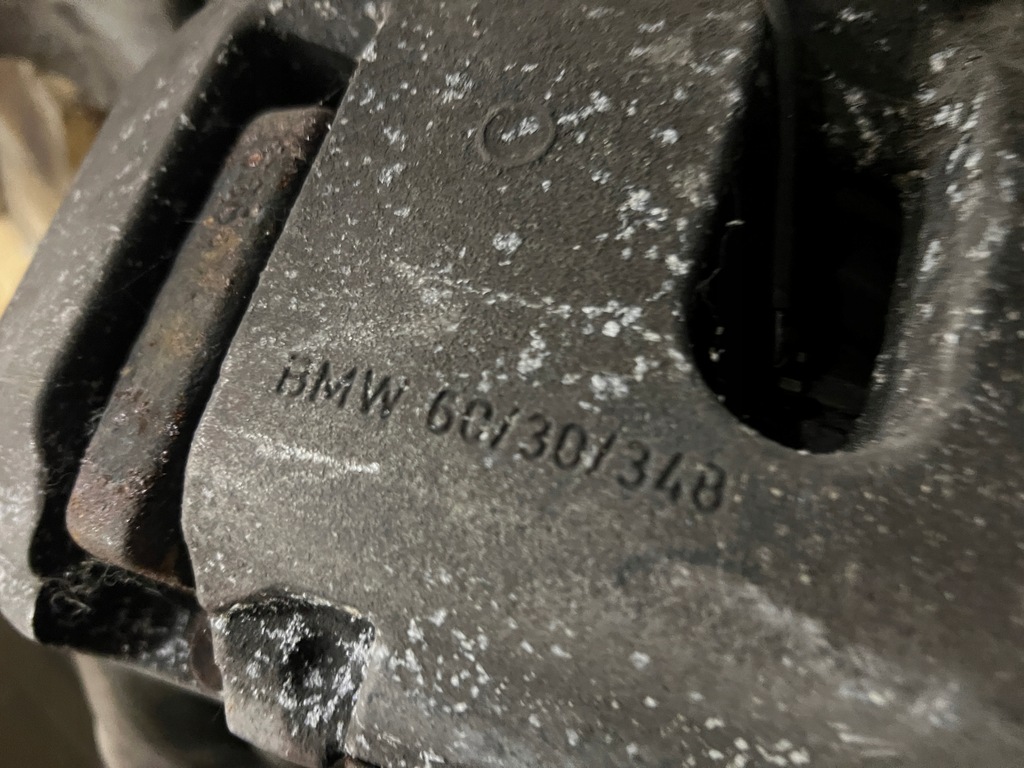 фото №8, Поворотный кулак ступица диск суппорт рычаги перед левый bmw 5 f10 f11 2wd rwd