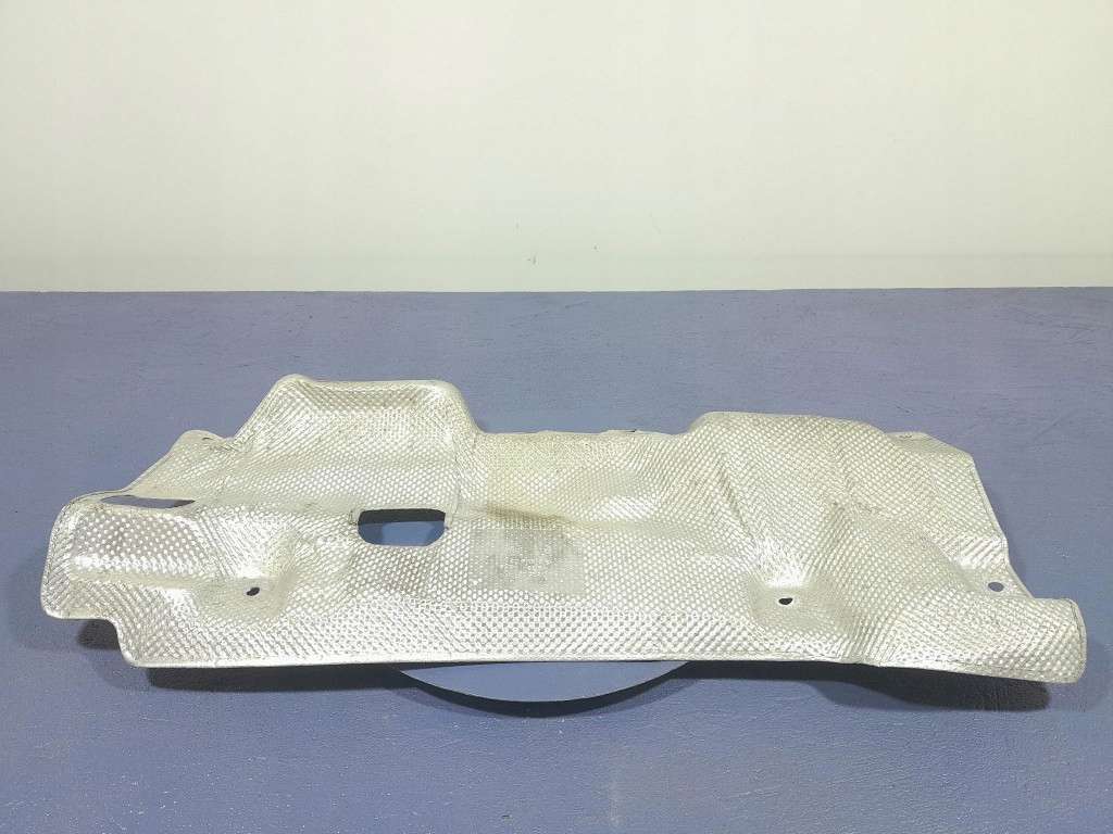 Купить Audi q7 2 4m накладка тепловая 4m0825661n