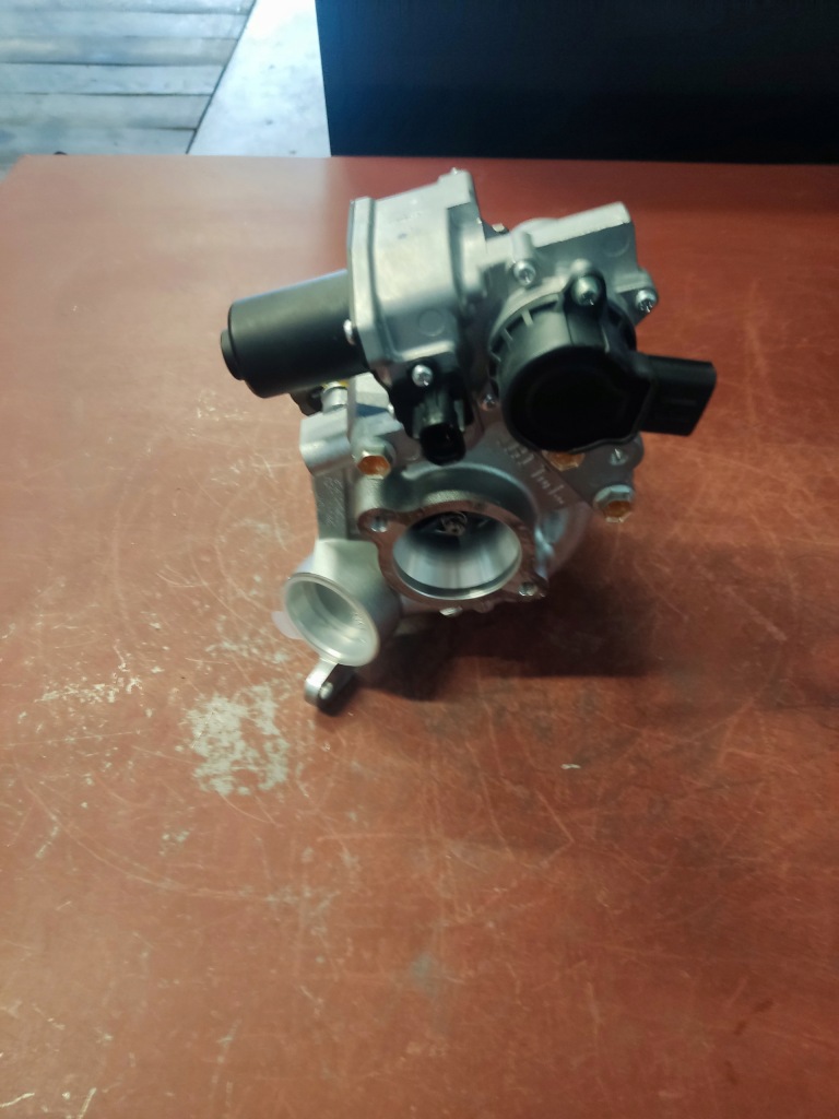 фото №14, Турбонагнетатель toyota land cruiser v8 17208-51030 vb49 nowa