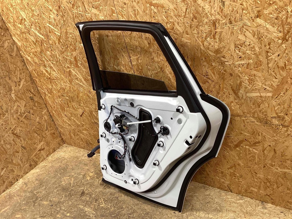 фото №9, Porsche macan gts 23- 95b833312a дверь правое задняя 95b833022grv