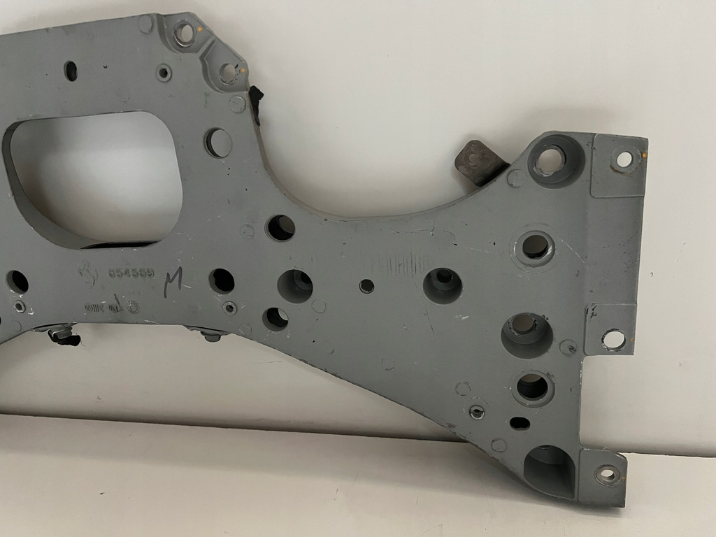 фото №7, Подрамник подрамник кронштейн двигателя электрический ferrari sf90 854569