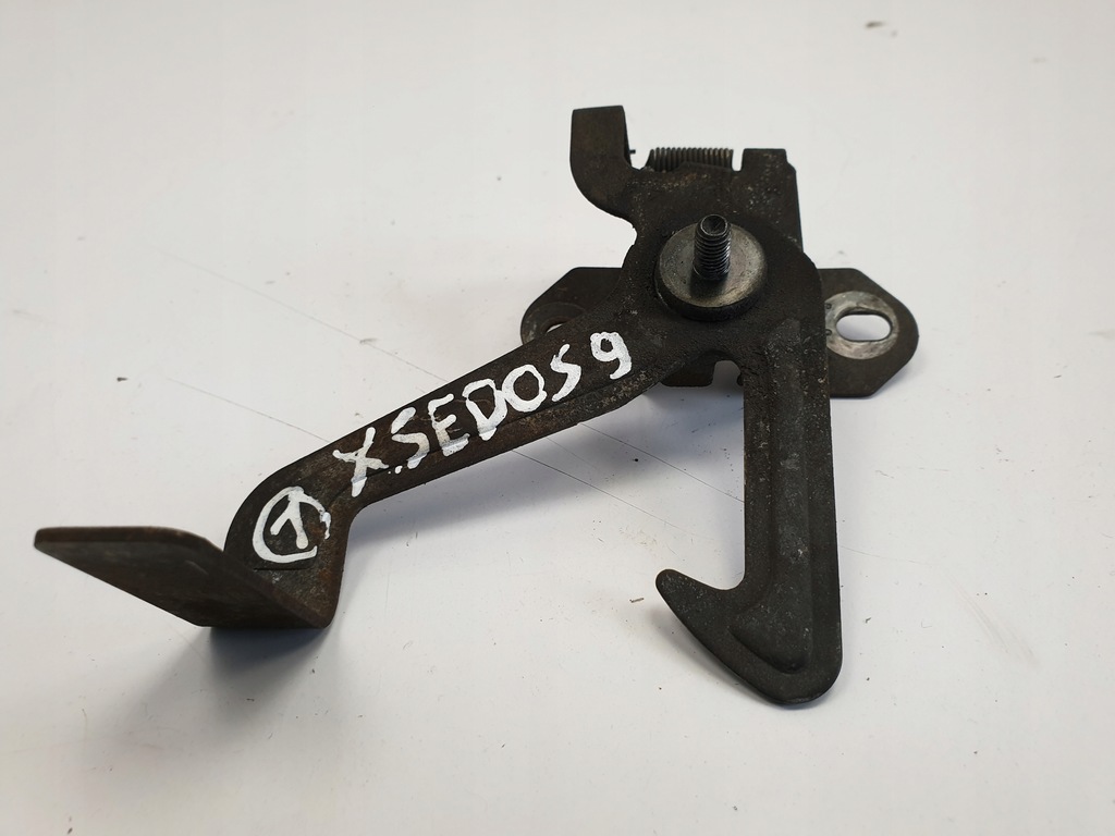 фото №1, Mazda xedos 9 засувка капот кронштейн ручка