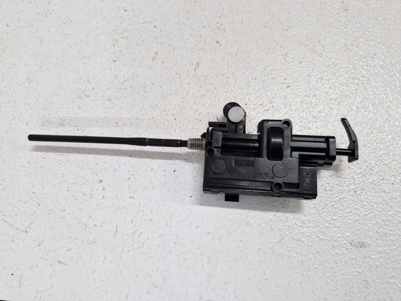 фото №1, Renault captur 1 i привод крышка заливной топлива 8200312600