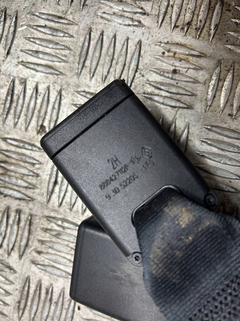 фото №7, Клипса поперечина задняя левая правая комплект dacia duster ii