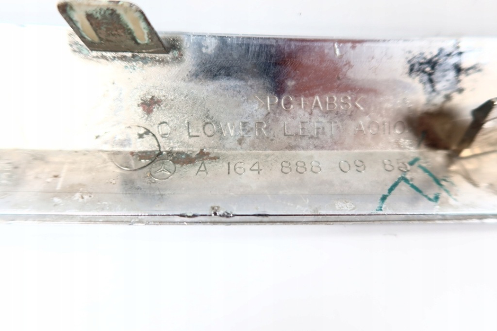 Mercedes w164 x164 gl решітка радіатора решітка  молдинг накладка ліва нижня 1648880985 Недорого