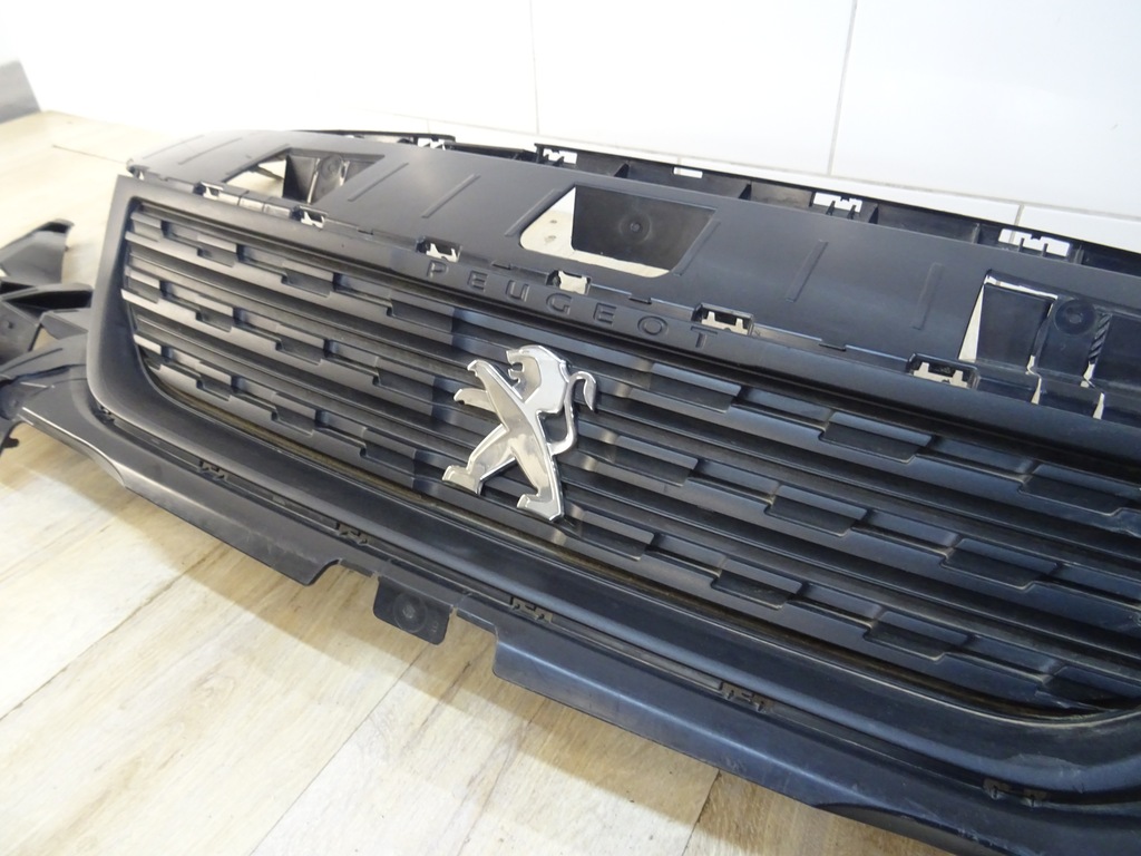 фото №8, Решётка радиатора решётка радиатора peugeot partner iv 9818281980 rok 19-24