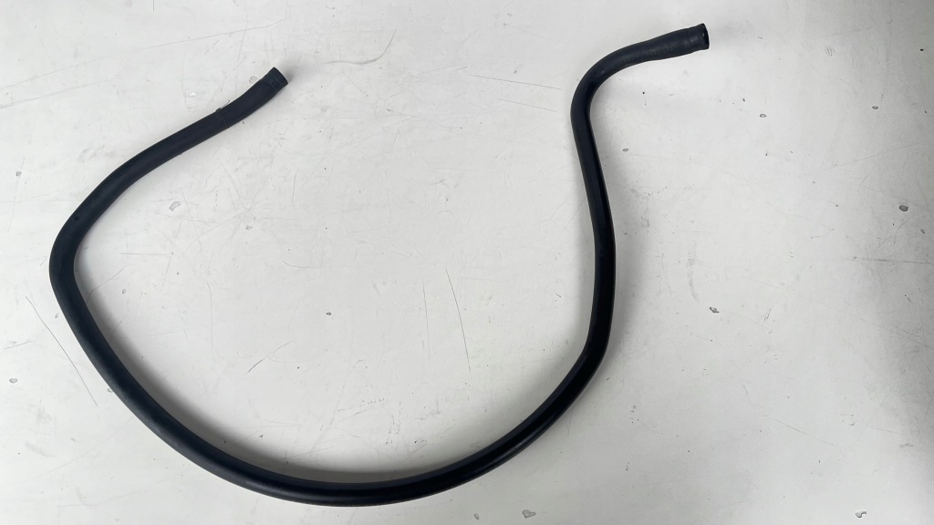 фото №1, Пабтрубок  шланг трубка воды a6395015482 mercedes vito ii w639