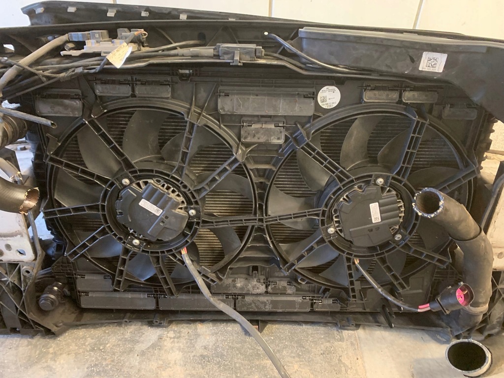 фото №13, Audi a4 b9 matrix kompletny перед радіатор бампер лампи капот крила eu